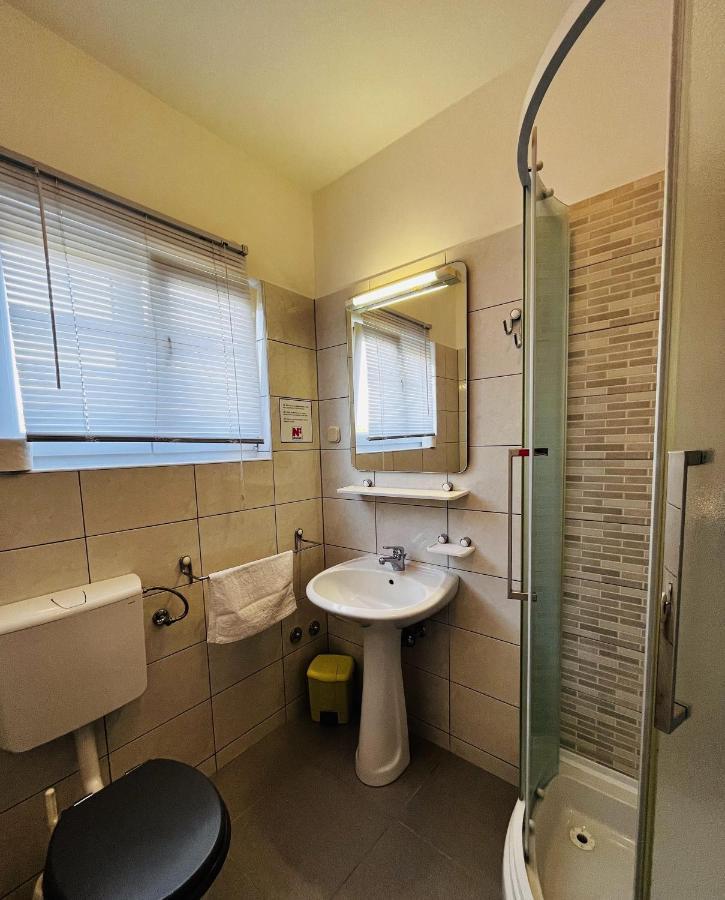 Apartmani Ivica Krk Town Eksteriør bilde